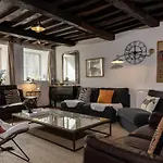 Au 13 Du Faubourg De France A Bouillon, Un Cocon Plein De Charme