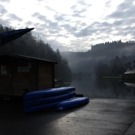 Semesterbostad Bouillon, Au Faubourg De France, Face A La Semois