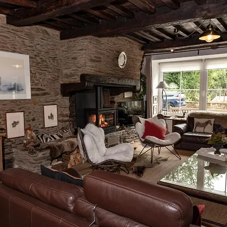 Hébergement de vacances Au 13 Du Faubourg De France à Bouillon, Un Cocon Plein De Charme