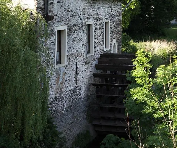 Hébergement de vacances Au 13 Du Faubourg De France à Bouillon, Un Cocon Plein De Charme Bouillon