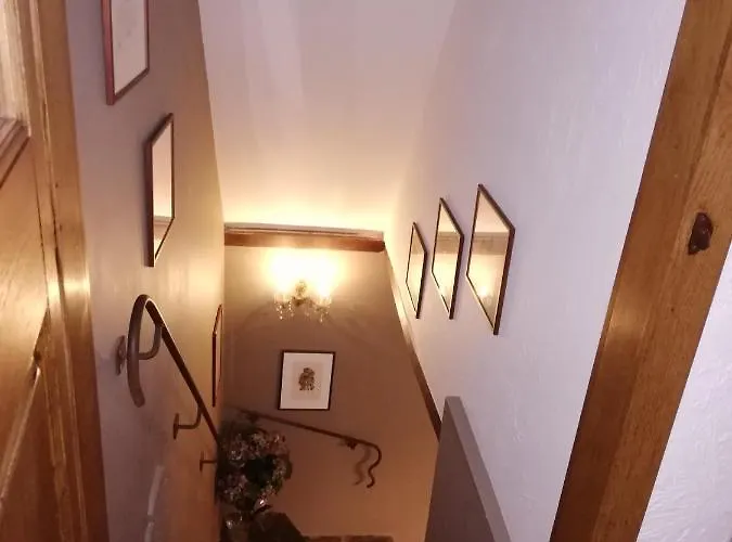 Au 13 Du Faubourg De France A Bouillon, Un Cocon Plein De Charme بوالون