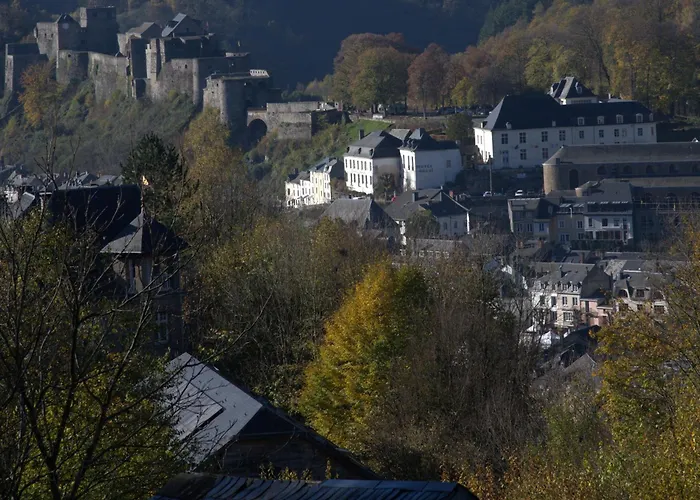 بيت للعطل Au 13 Du Faubourg De France A Bouillon, Un Cocon Plein De Charme بوالون