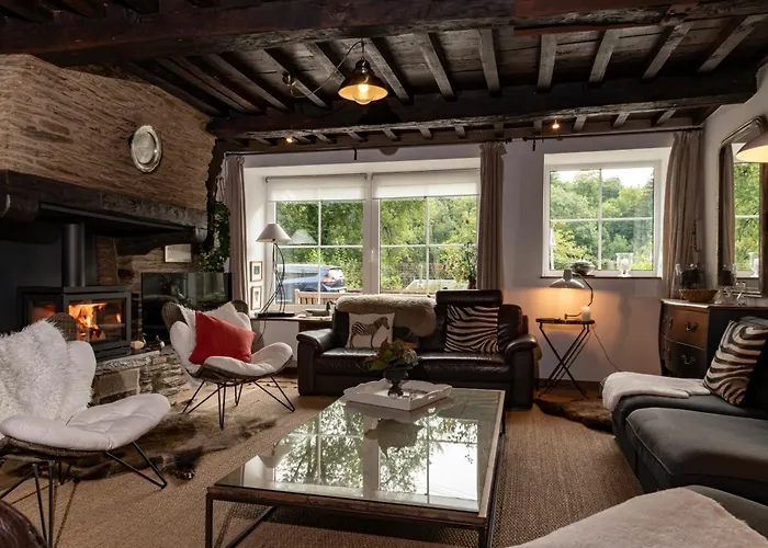 Au 13 Du Faubourg De France A Bouillon, Un Cocon Plein De Charme بيت للعطل بوالون