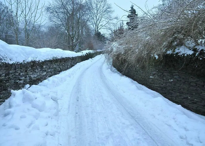 Au 13 Du Faubourg De France A Bouillon, Un Cocon Plein De Charme * بوالون